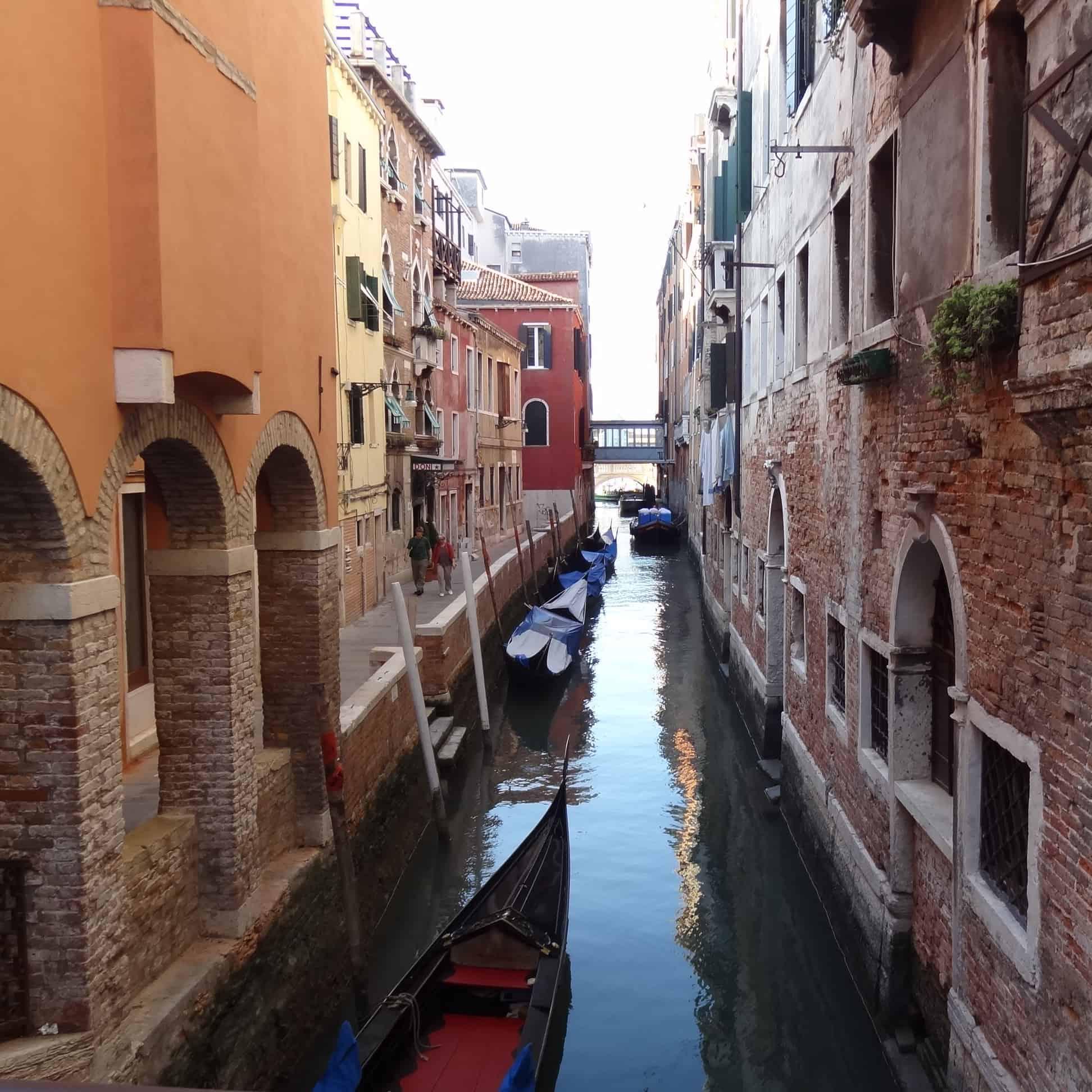 Ik ben vaak in Venetie. Een Venetie Kaart heb je nodig om de route door de Straatjes van Venetie te wandelen.