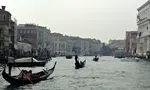 Ooit zo'n belangrijke vaarweg gezien als de Canal Grande Venetie? Dit zal jouw Goedkoopste Boottour zijn. Lees en boek een Tour langs de 300 gebouwen met veel Palazzo's.