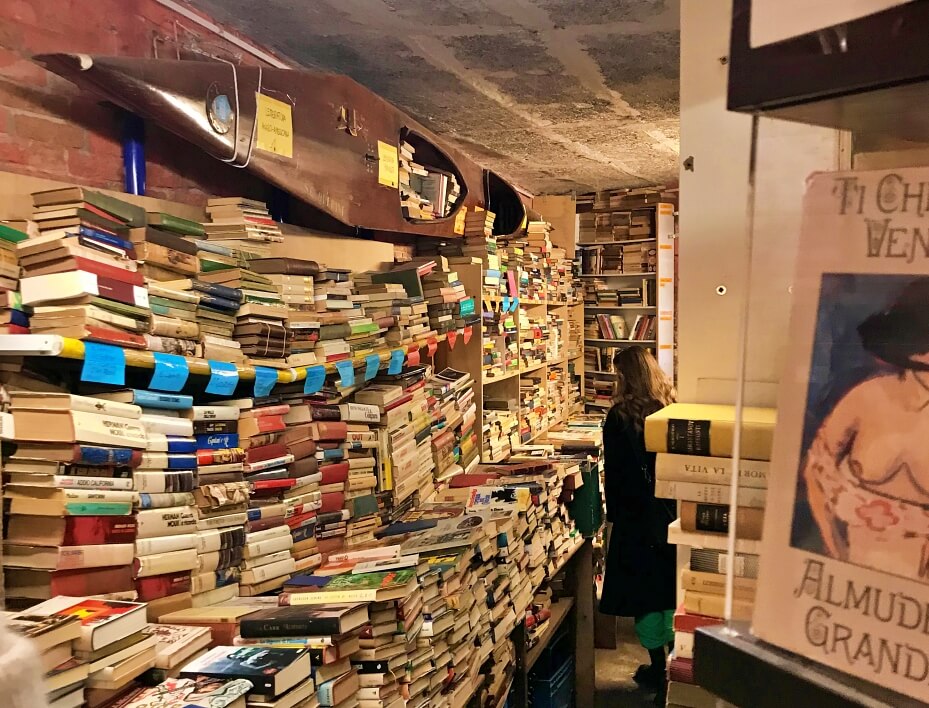 Aqua-Alta-Bookstore