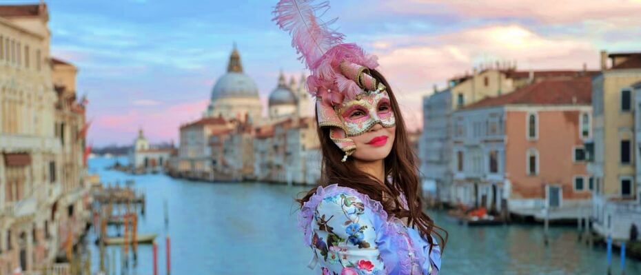 Model-Venetian-Masker