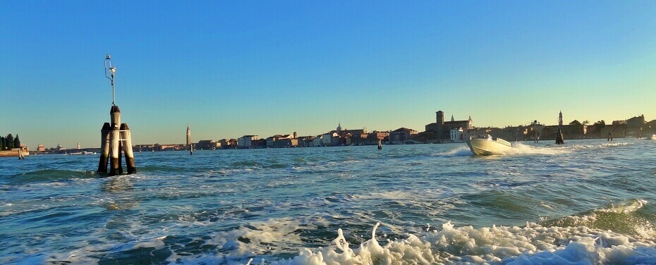 Venetie-Airport-Transfer Venetie-Airport-Transfer