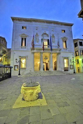 Buitenkant La Fenice Buitenkant La Fenice